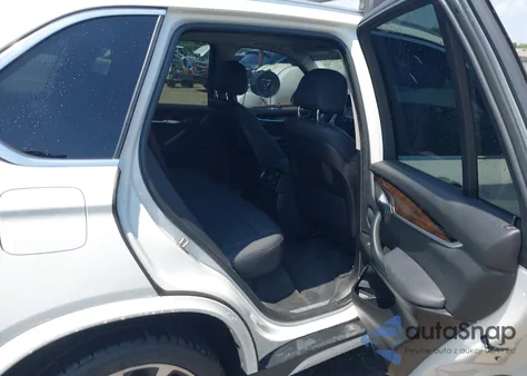 2015 BMW X5 xDrive35I z USA, uszkodzony, nr VIN 5UXKR0C57F0K52387